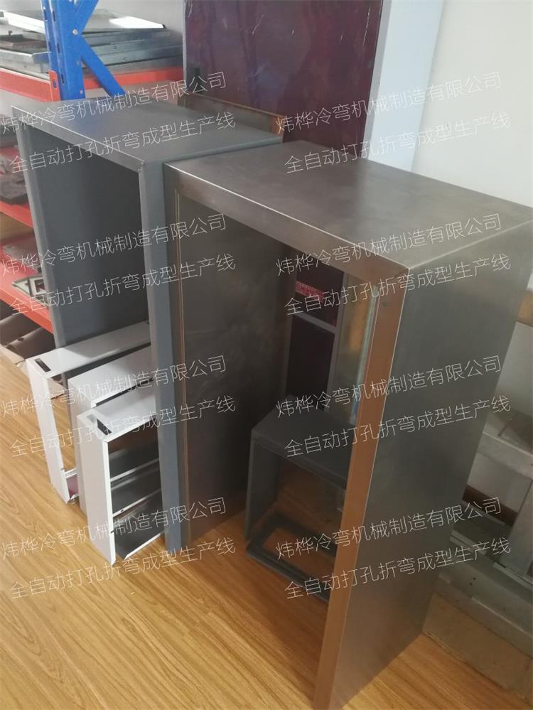 1578277265634833.jpg 21動力柜生產(chǎn)線-3.jpg